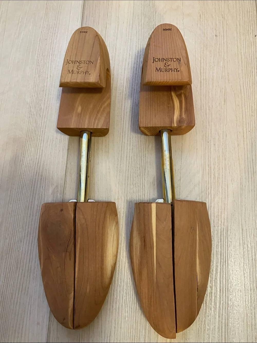 Johnston & Murphy Natural Brown Cedar Shoe Trees (Pair)